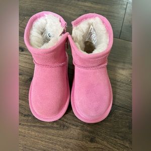 KIDS Pink koolaburra by UGG size 6